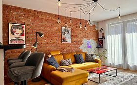 Vinyl Gozsdu Apartments